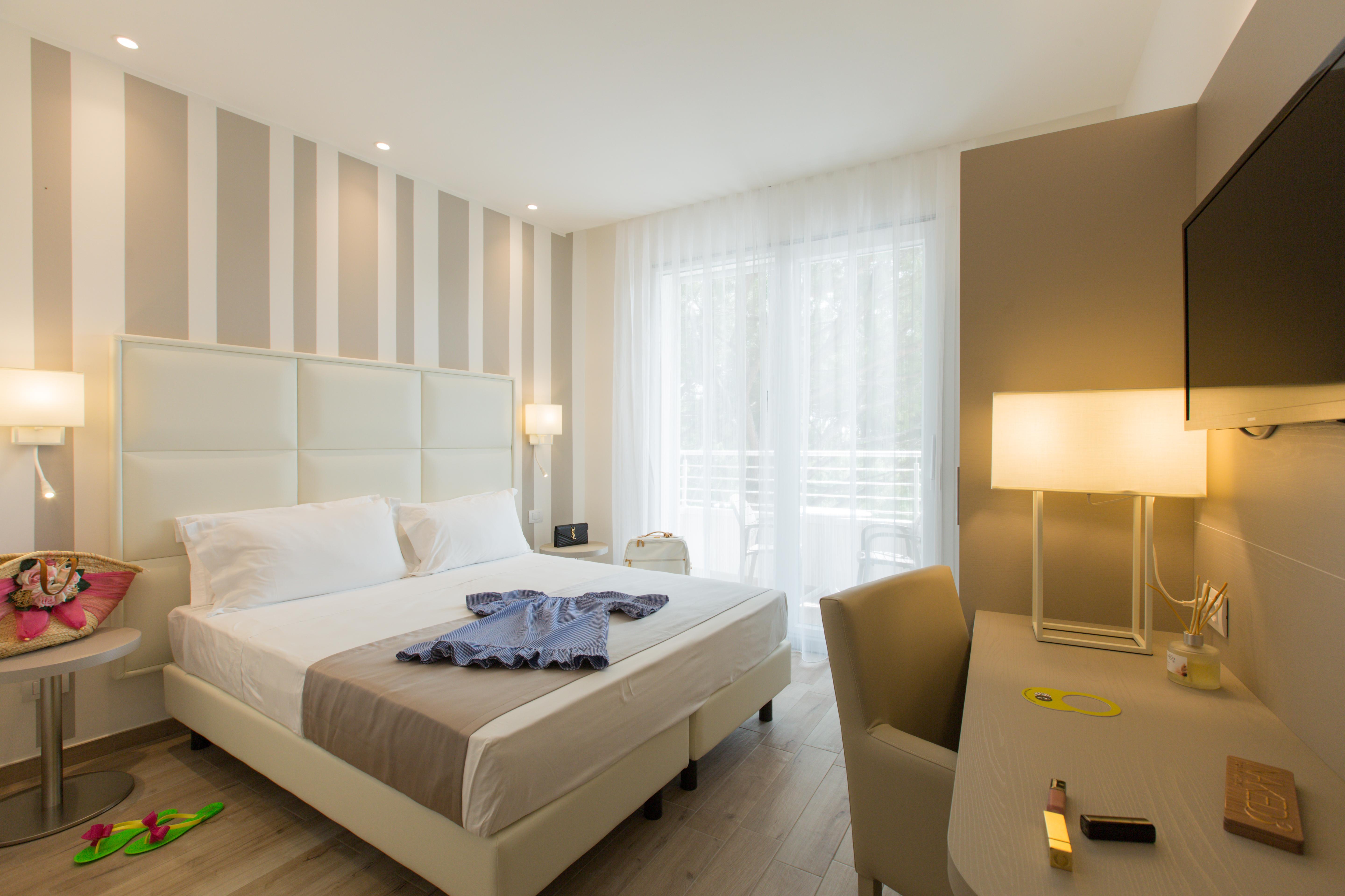 Hotel Luxor Milano Marittima Exterior photo