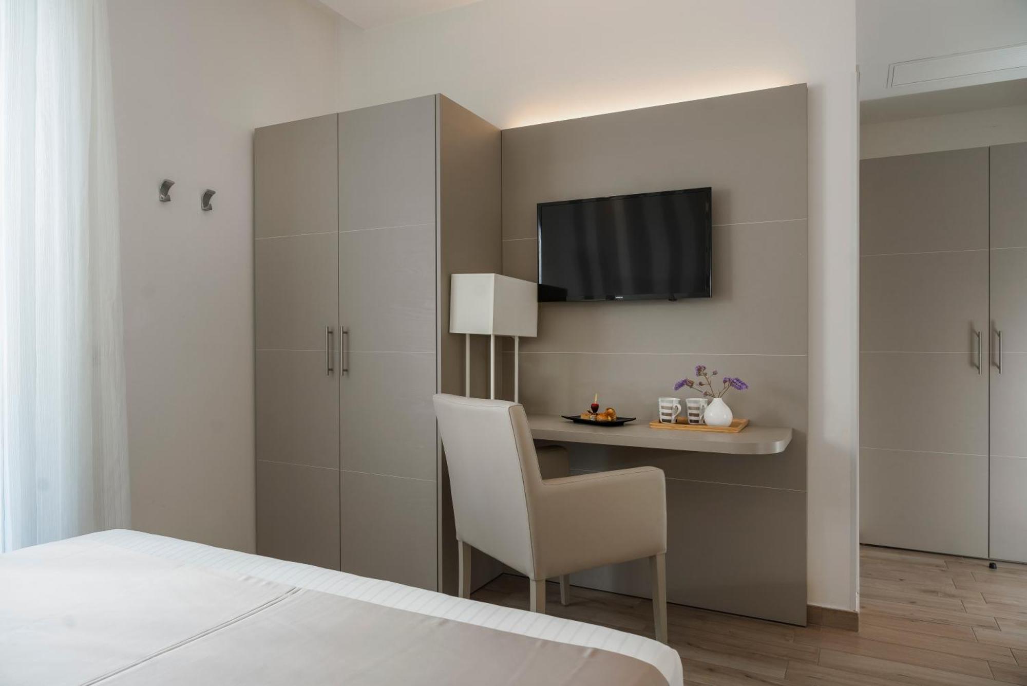 Hotel Luxor Milano Marittima Exterior photo