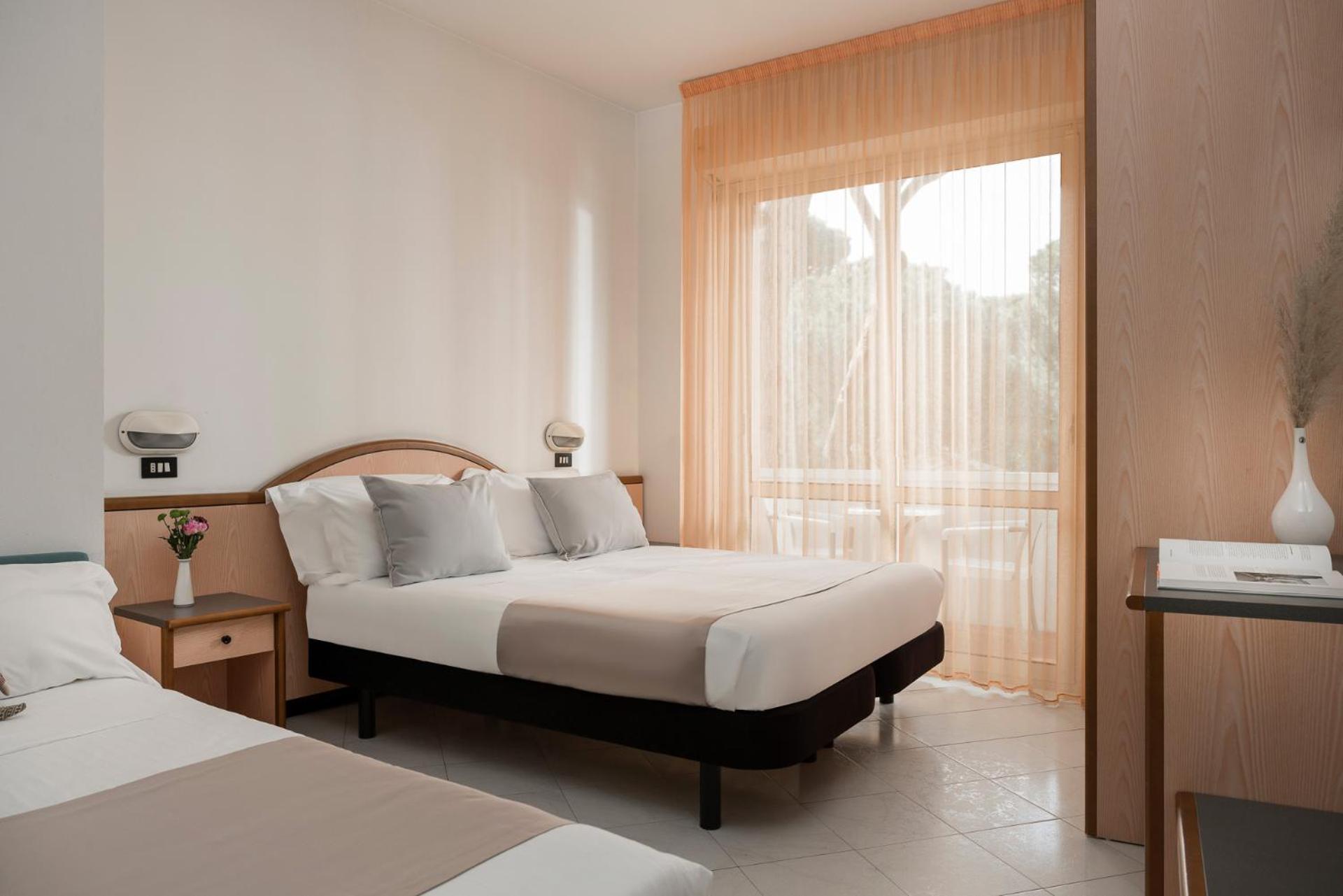 Hotel Luxor Milano Marittima Exterior photo