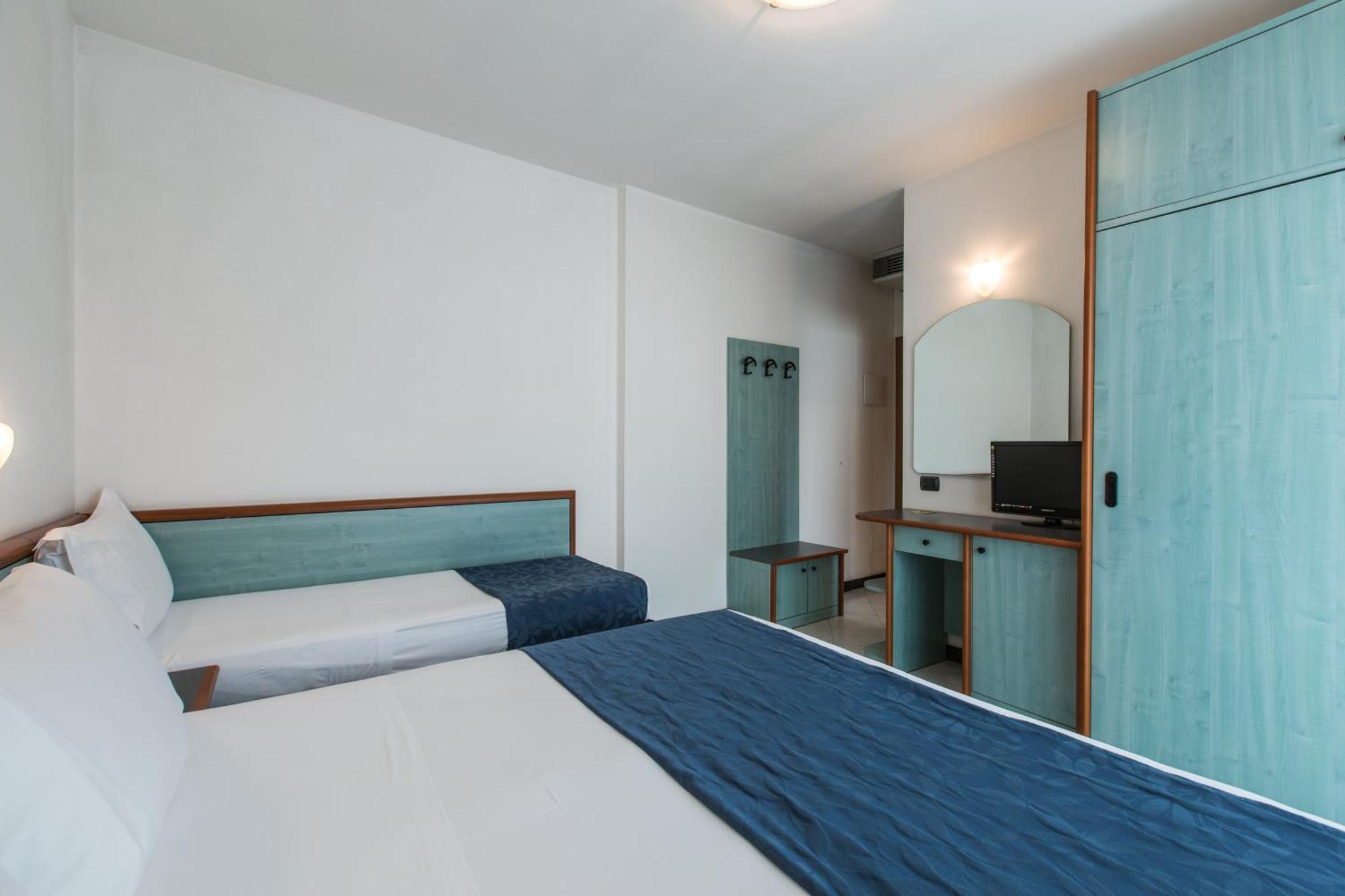 Hotel Luxor Milano Marittima Exterior photo